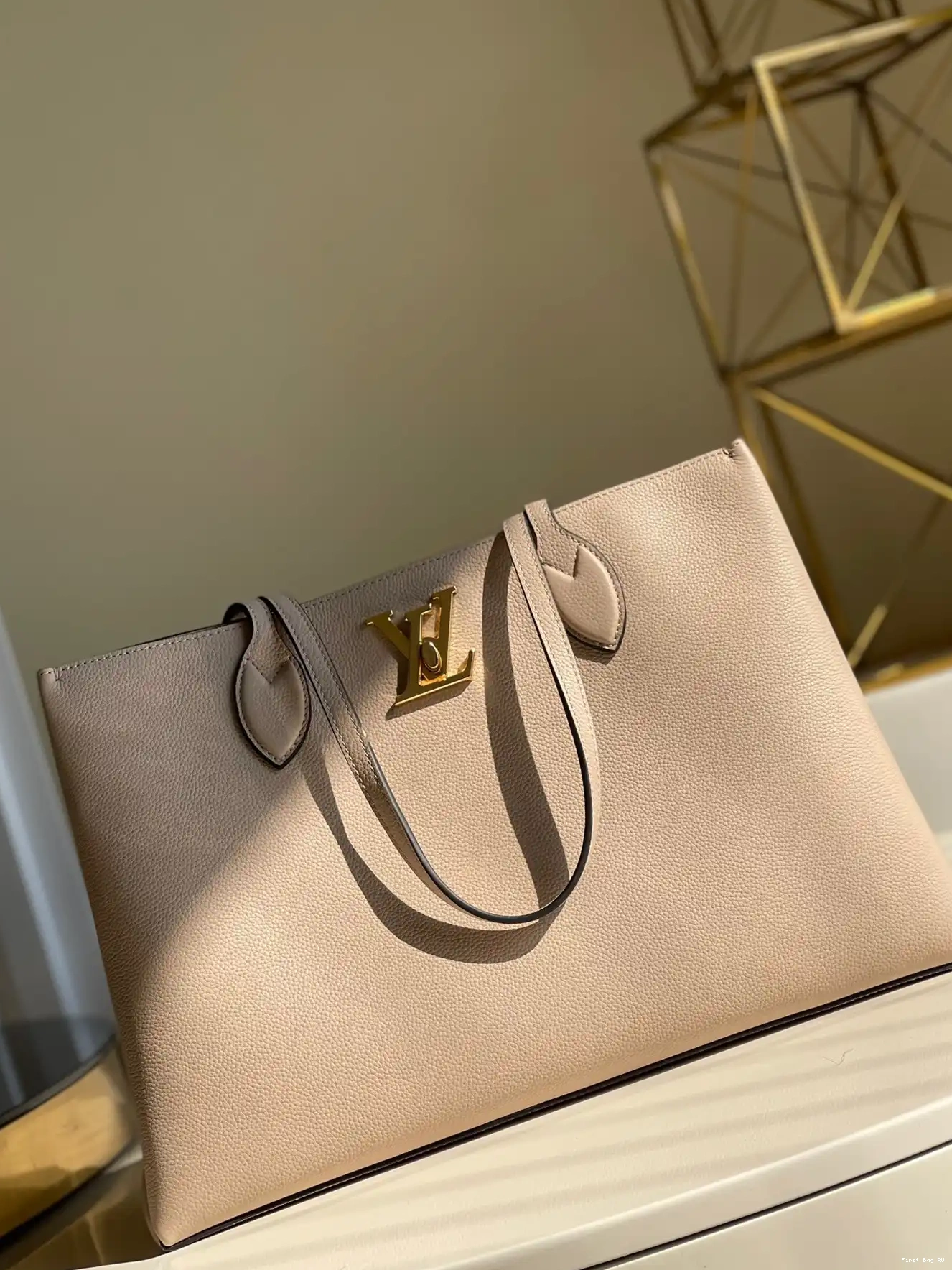 VUITTON LOCKME LOUIS SHOPPER 0630